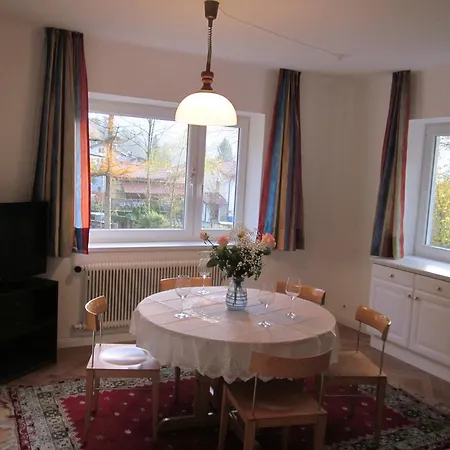 Am Muhlenweg Apartment *