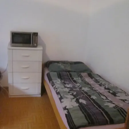 Am Muhlenweg Apartment *